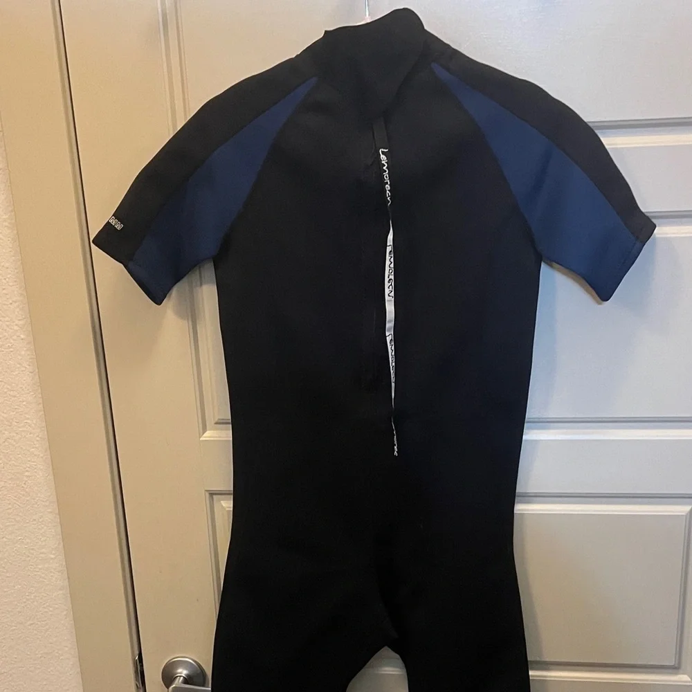 Lemorecn Youth Shorty Wetsuit Size 16 scuba diving snorkeling